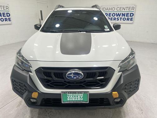 Crystal White Pearl 2024 Subaru Outback Wilderness