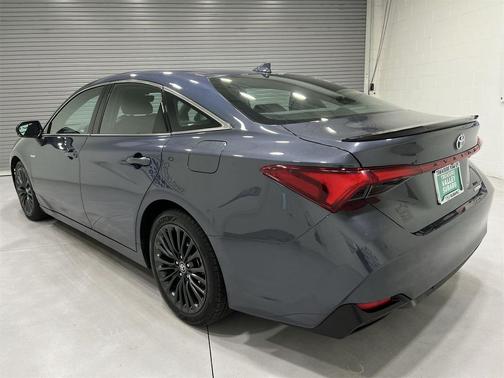 2020 Toyota Avalon Hybrid XSE