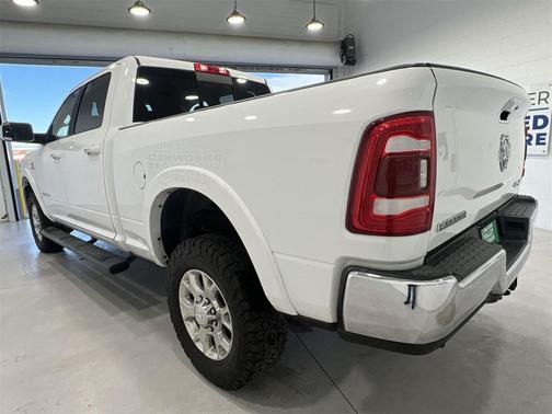 2020 RAM 2500 Laramie Crew Cab 4X4 6'4' Box