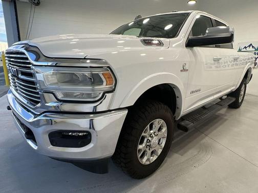 2020 RAM 2500 Laramie Crew Cab 4X4 6'4' Box