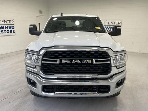2024 RAM 3500 Big Horn Crew Cab 4x4 8' Box