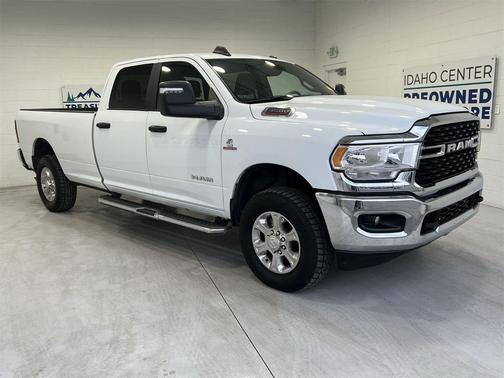 2024 RAM 3500 Big Horn Crew Cab 4x4 8' Box