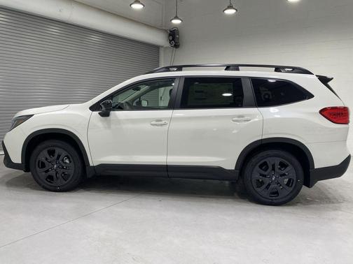 Crystal White Pearl 2026 Subaru Ascent Onyx Edition Touring 7-Passenger