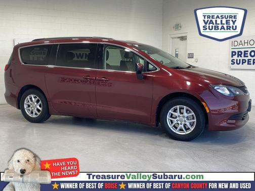 Velvet Red Pearlcoat 2020 Chrysler Voyager LXI