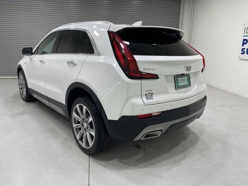 Crystal White Tricoat 2022 Cadillac XT4 Premium Luxury