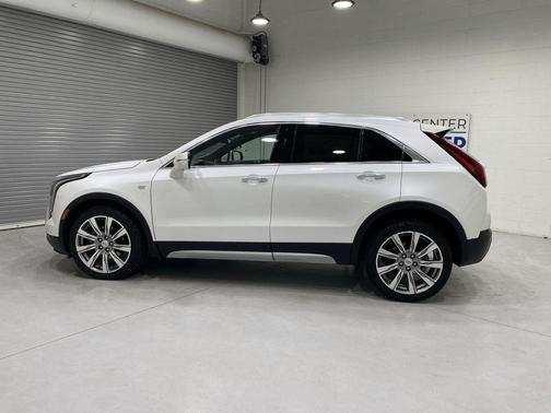 Crystal White Tricoat 2022 Cadillac XT4 Premium Luxury