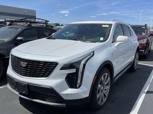 Crystal White Tricoat 2022 Cadillac XT4 Premium Luxury