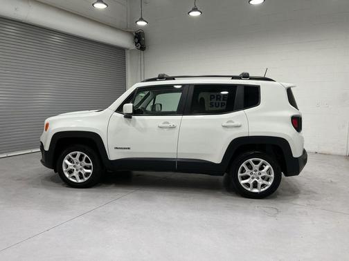 Alpine White 2018 Jeep Renegade Latitude