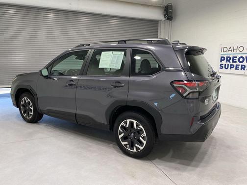 Magnetite Gray Metallic 2026 Subaru Forester Base
