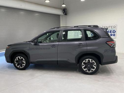 Magnetite Gray Metallic 2026 Subaru Forester Base