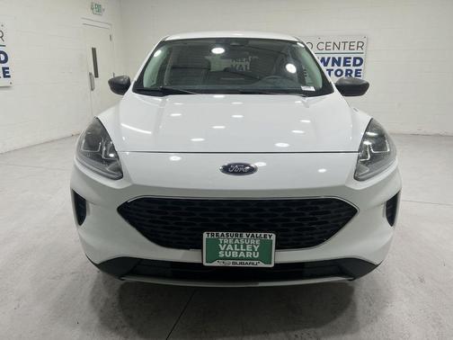 Oxford White 2022 Ford Escape SE