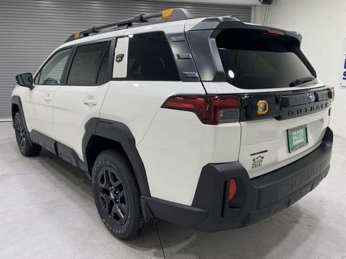 Crystal White Pearl 2026 Subaru Outback Wilderness