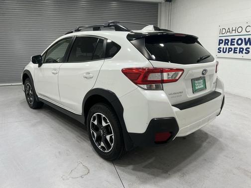Crystal White Pearl 2019 Subaru Crosstrek 2.0i Premium