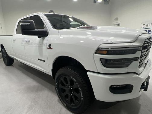 Bright White Clearcoat 2025 RAM 2500 Laramie Crew Cab 4x4 8' Box