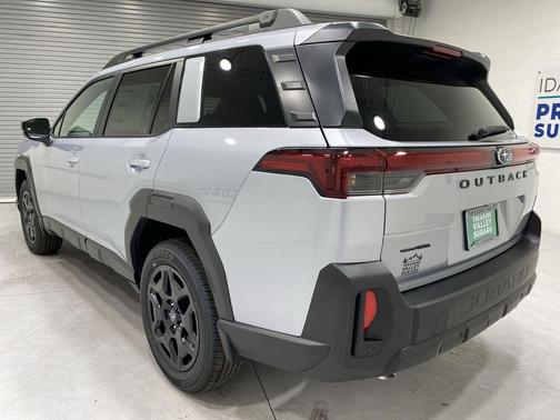 Ice Silver Metallic 2026 Subaru Outback Limited