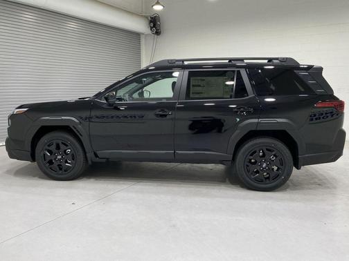 Crystal Black Silica 2026 Subaru Outback Limited