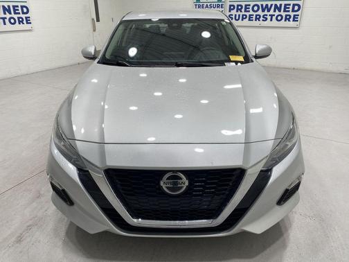 Brilliant Silver Metallic 2022 Nissan Altima 2.5 SV
