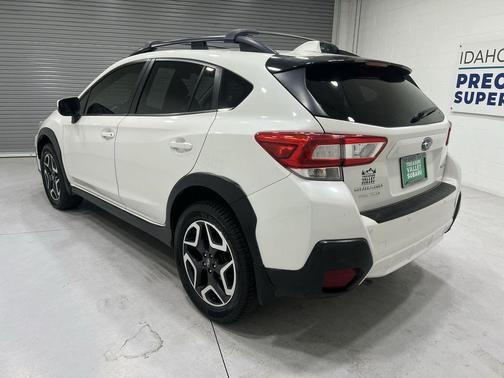 Crystal White Pearl 2019 Subaru Crosstrek 2.0i Limited