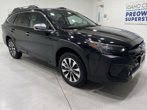 Crystal Black Silica 2025 Subaru Outback Touring