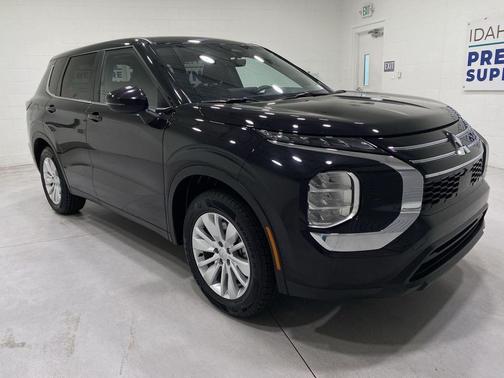 Black 2025 Mitsubishi Outlander ES 2.5 S-AWC