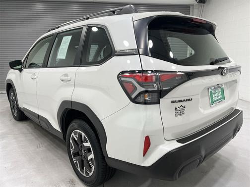 2025 Subaru Forester Base