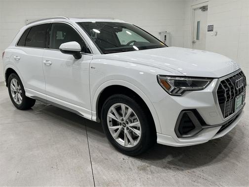 2025 Audi Q3 Premium 45 TFSI S line quattro Tiptronic