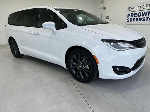 2019 Chrysler Pacifica Touring Plus