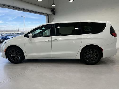 2019 Chrysler Pacifica Touring Plus