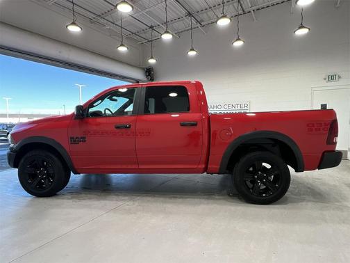2024 RAM 1500 Classic Warlock Crew Cab 4x4 5'7' Box