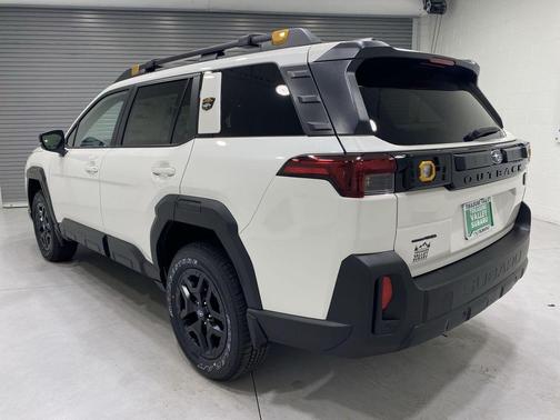 Crystal White Pearl 2026 Subaru Outback Wilderness