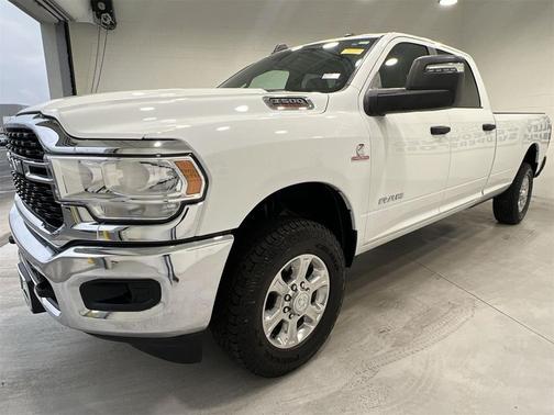 2024 RAM 3500 Big Horn Crew Cab 4x4 8' Box