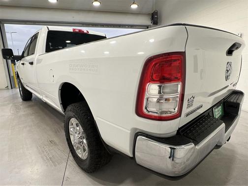 2024 RAM 3500 Big Horn Crew Cab 4x4 8' Box