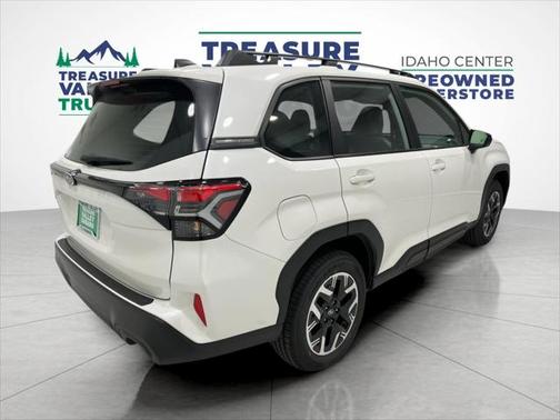 2025 Subaru Forester Base
