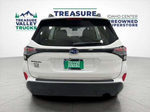 2025 Subaru Forester Base