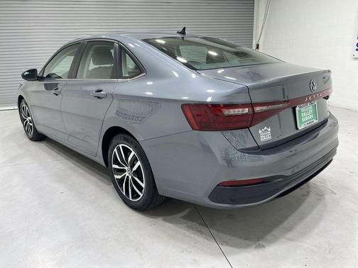 Gray 2025 Volkswagen Jetta 1.5T SE