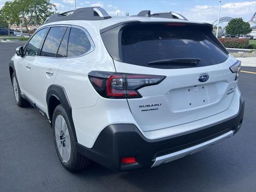 2025 Subaru Outback Touring XT