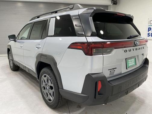 Ice Silver Metallic 2026 Subaru Outback Premium