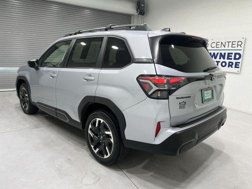 Ice Silver Metallic 2025 Subaru Forester Limited