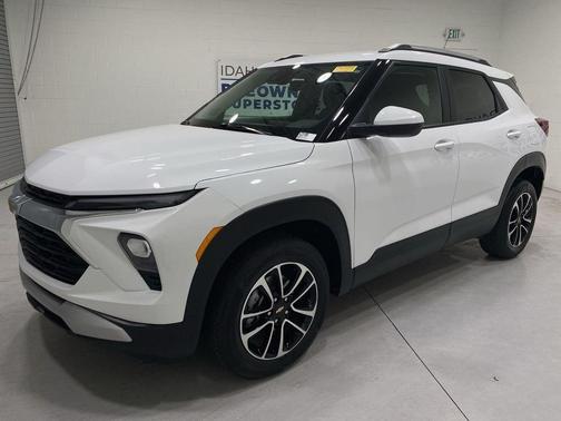 Summit White 2025 Chevrolet Trailblazer LT