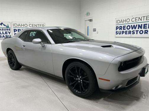 2017 Dodge Challenger SXT
