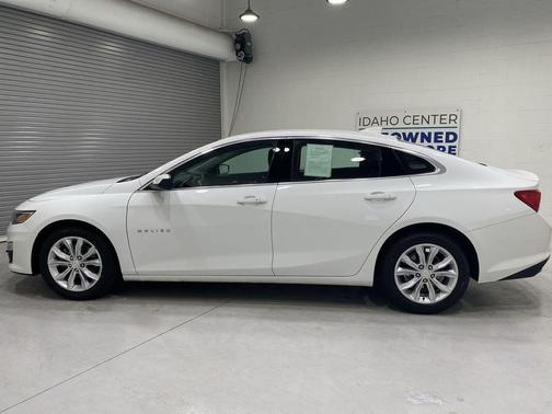 Summit White 2023 Chevrolet Malibu FWD 1LT