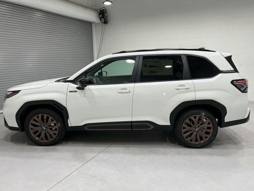 Crystal White Pearl 2026 Subaru Forester Hybrid Sport