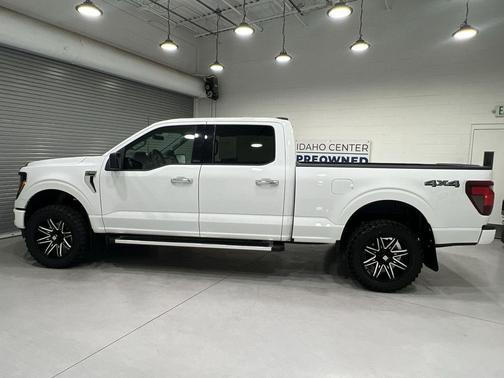 Oxford White 2025 Ford F-150 XLT