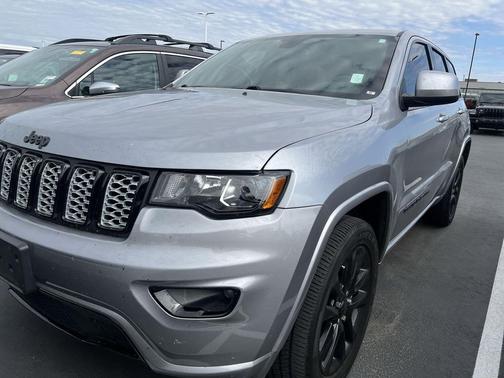Billet Silver Metallic Clearcoat 2021 Jeep Grand Cherokee Laredo
