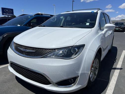 Bright White Clearcoat 2020 Chrysler Pacifica Touring L