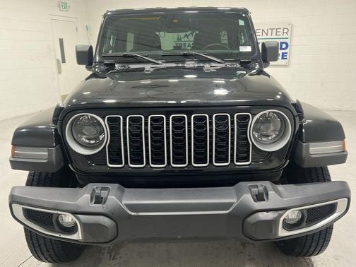 2024 Jeep Wrangler 4-Door Sahara 4x4