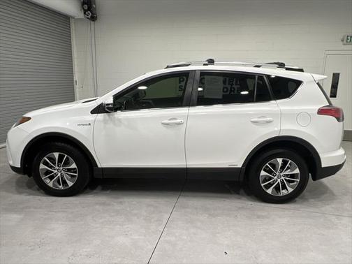 2017 Toyota RAV4 Hybrid XLE