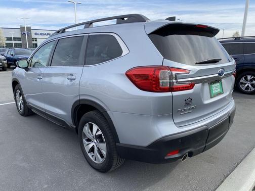 Ice Silver Metallic 2024 Subaru Ascent Premium 7-Passenger