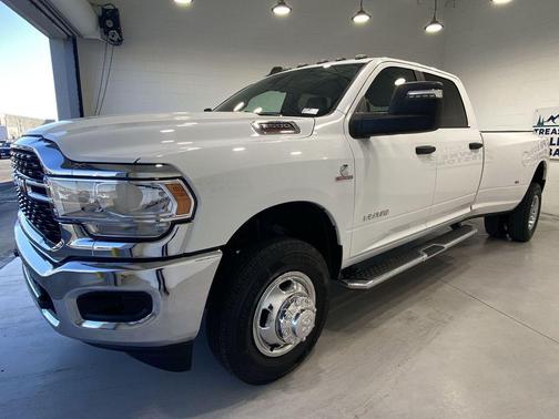 2024 RAM 3500 Big Horn Crew Cab 4x4 8' Box