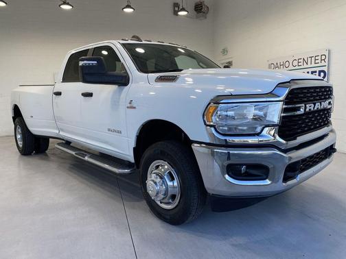 2024 RAM 3500 Big Horn Crew Cab 4x4 8' Box